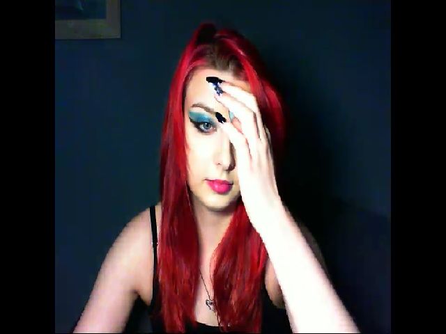 Live sex webcam photo for VirginLuna18 #273462008