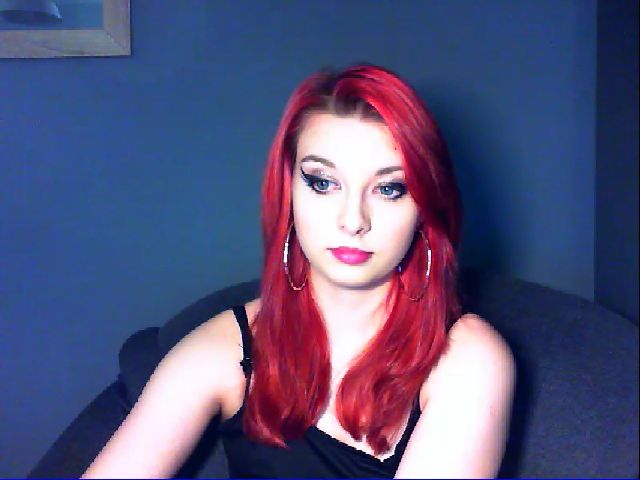 Live sex webcam photo for VirginLuna18 #273515172