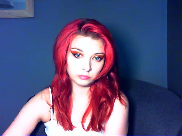 Live sex webcam photo for VirginLuna18 #273527885