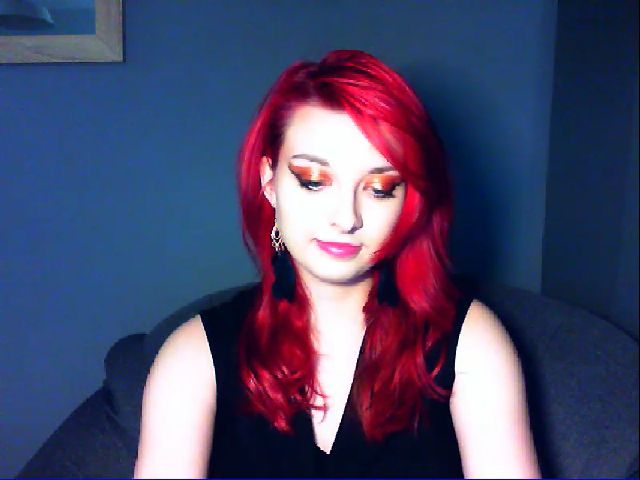 Live sex webcam photo for VirginLuna18 #273539777