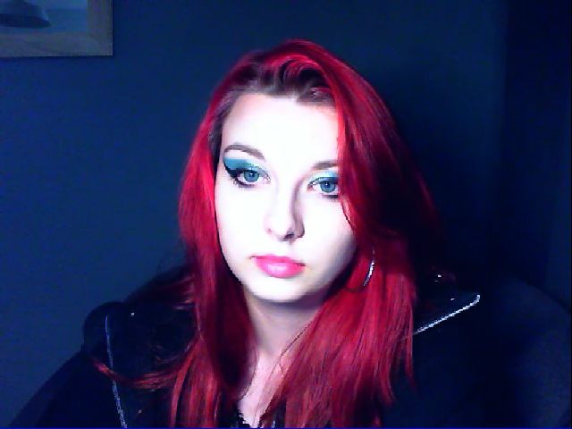 Live sex webcam photo for VirginLuna18 #273583742