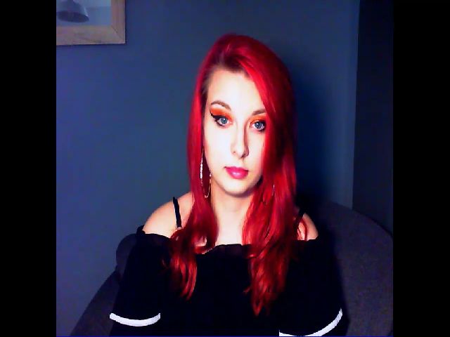 Live sex webcam photo for VirginLuna18 #273603427