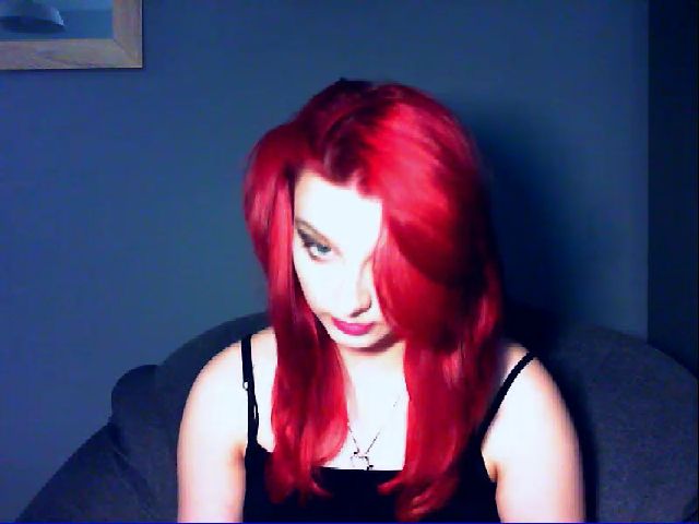 Live sex webcam photo for VirginLuna18 #273654350