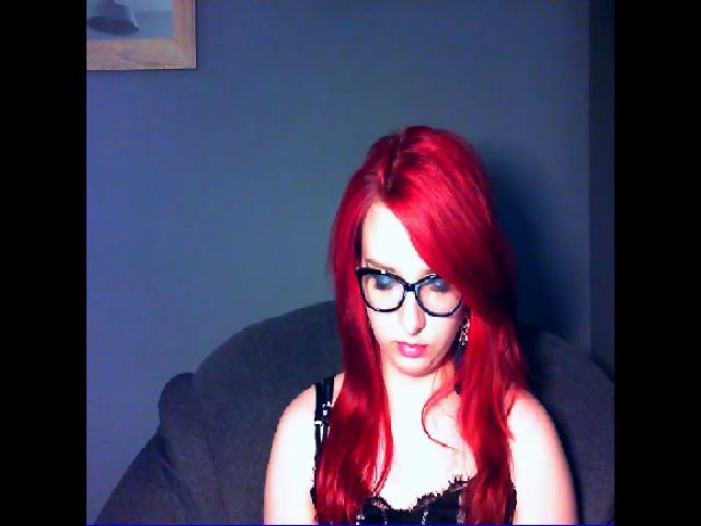 Live sex webcam photo for VirginLuna18 #273668174