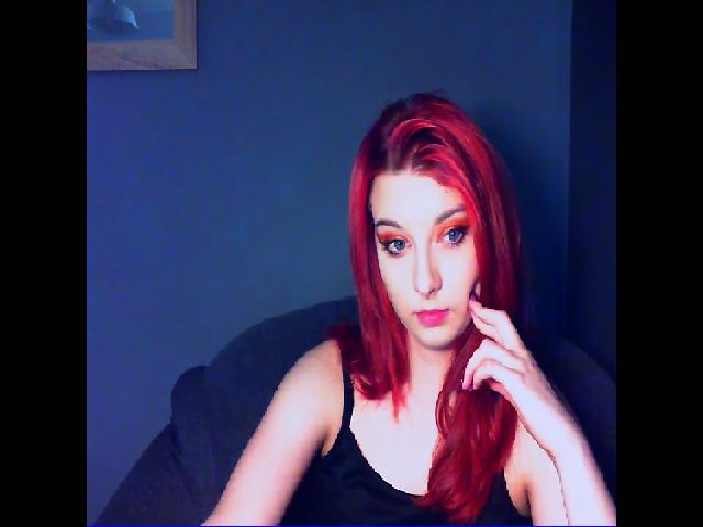 Live sex webcam photo for VirginLuna18 #273754646