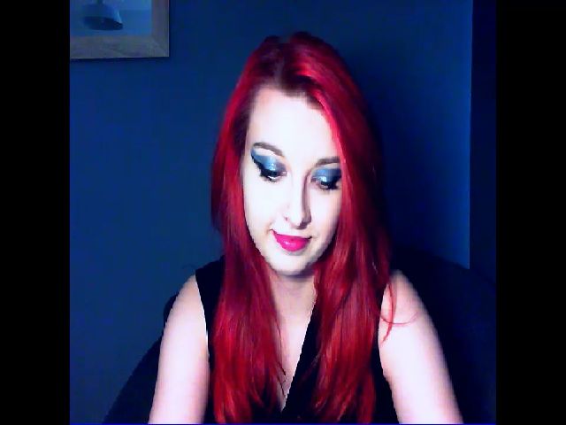 Live sex webcam photo for VirginLuna18 #273764821