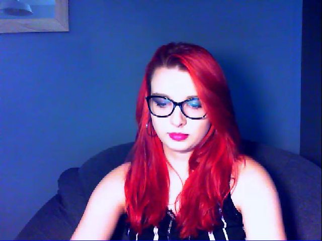 Live sex webcam photo for VirginLuna18 #273887894