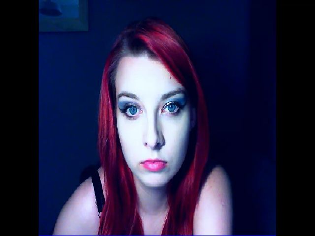 Live sex webcam photo for VirginLuna18 #273948671