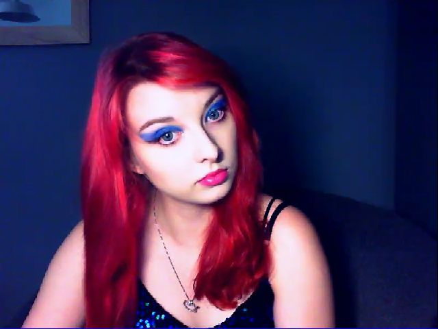Live sex webcam photo for VirginLuna18 #274238916