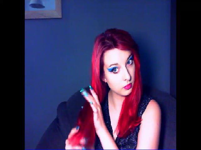 Live sex webcam photo for VirginLuna18 #274331260