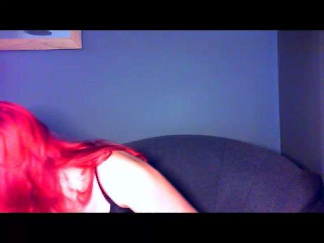 Live sex webcam photo for VirginLuna18 #274402587