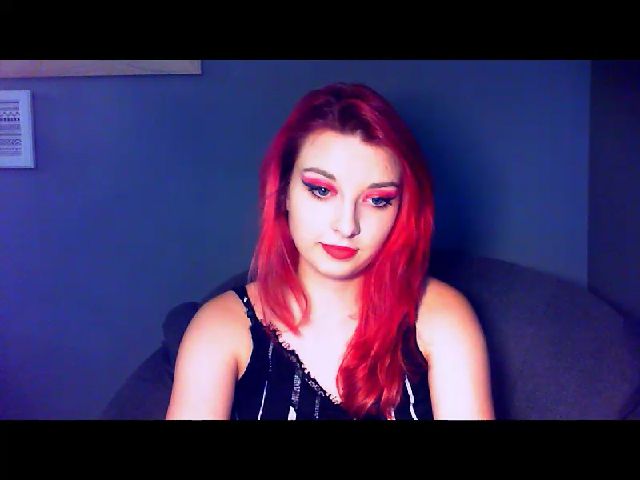 Live sex webcam photo for VirginLuna18 #274483120