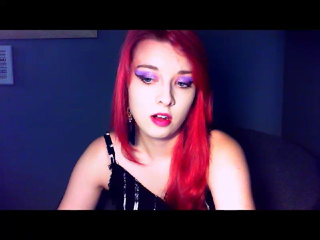 Live sex webcam photo for VirginLuna18 #274522639