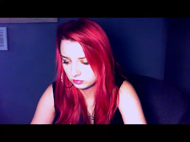 Live sex webcam photo for VirginLuna18 #274536010