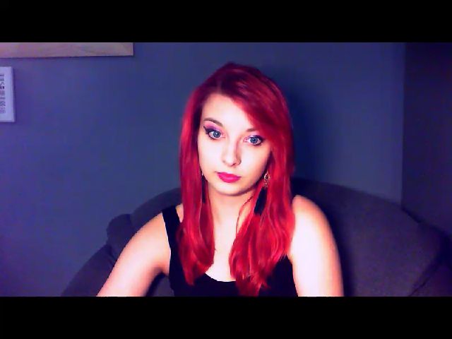 Live sex webcam photo for VirginLuna18 #274544179