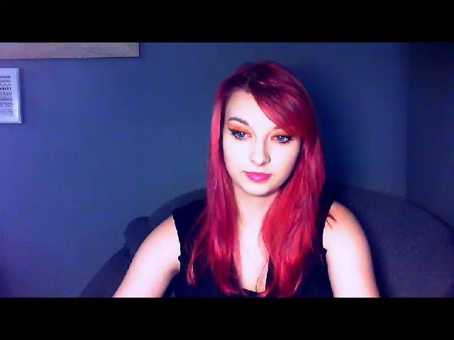 Live sex webcam photo for VirginLuna18 #274617716
