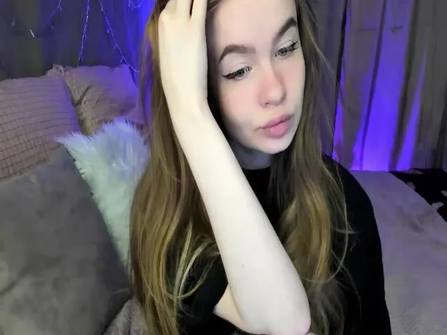 Live sex webcam photo for VirtualGirl_ #273924213