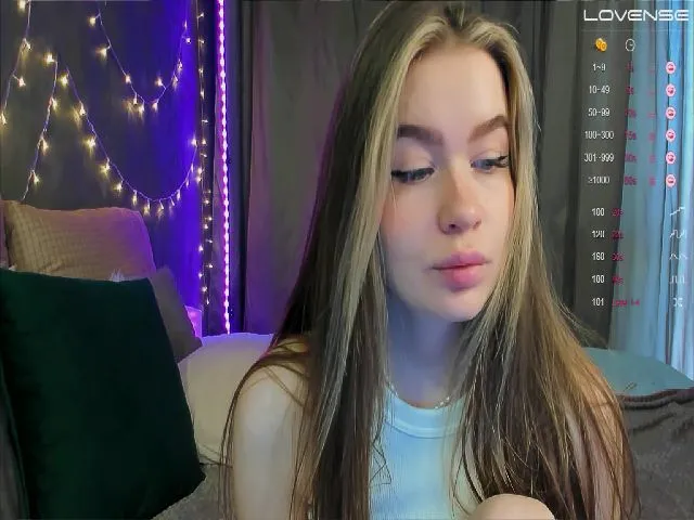 Live sex webcam photo for VirtualGirl_ #274633142