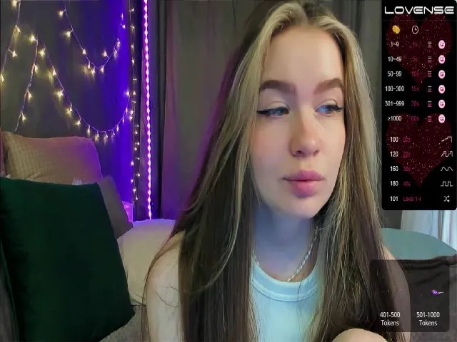 Live sex webcam photo for VirtualGirl_ #274633327