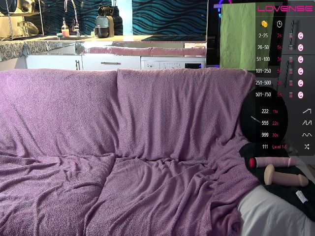 Live sex webcam photo for VivianMoorey #274462148