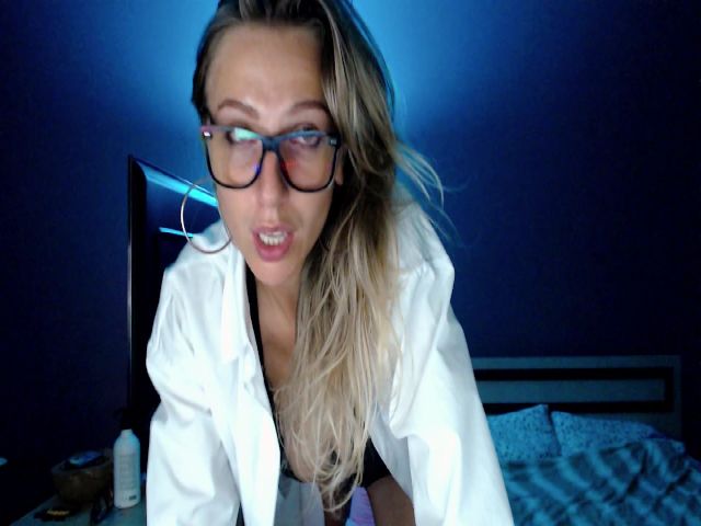 Live sex webcam photo for VivicaCoke #274453605