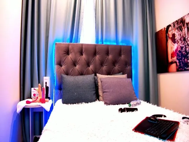 Live sex webcam photo for Vixen_Doll #273830879