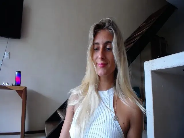 Live sex webcam photo for Vodka_Queen #272402256