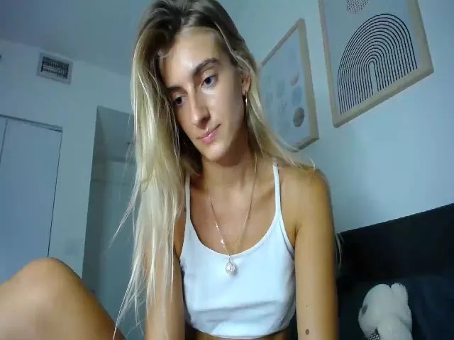 Live sex webcam photo for Vodka_Queen #273671423