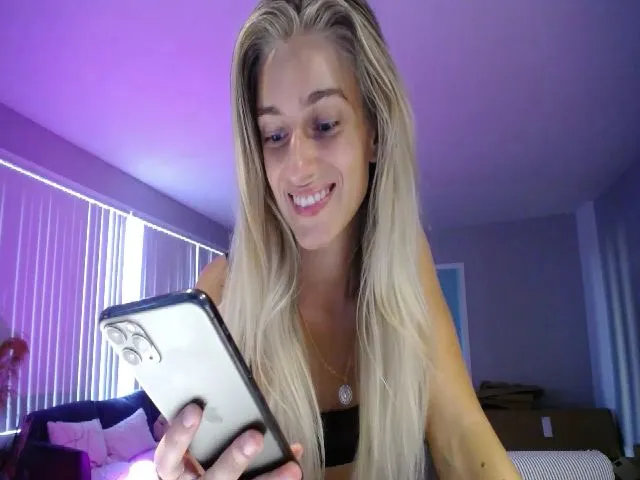 Live sex webcam photo for Vodka_Queen #274360408
