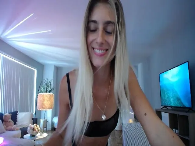 Live sex webcam photo for Vodka_Queen #274436545