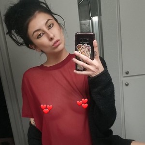 Live sex webcam photo for W1LDFL0WER #278217707