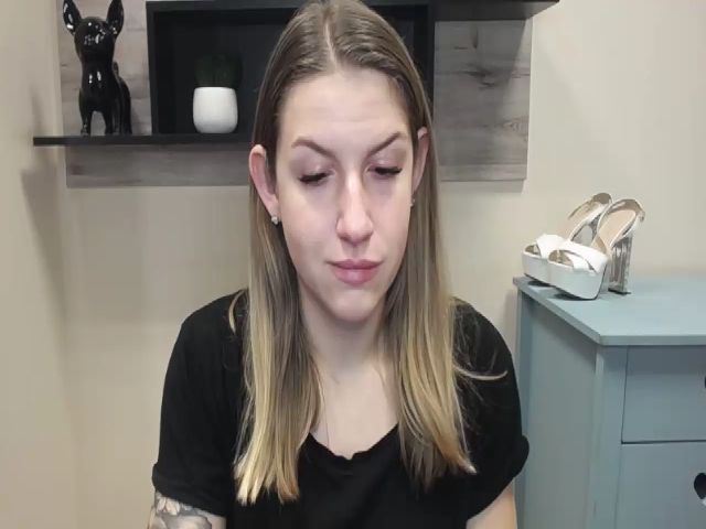 Live sex webcam photo for WILDemilly #271893731