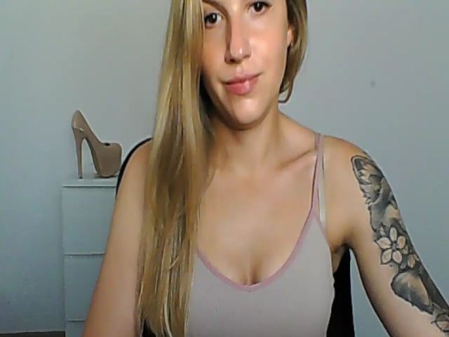 Live sex webcam photo for WILDemilly #274174513