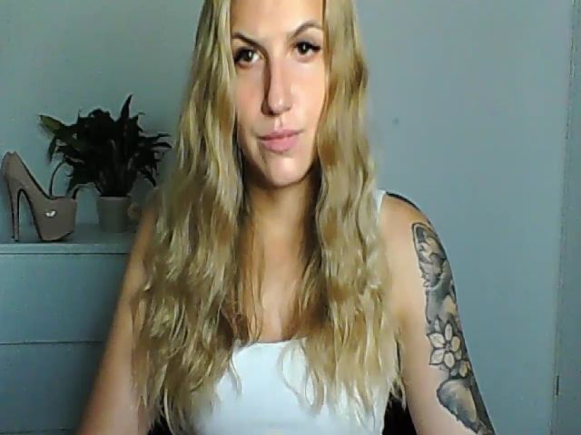 Live sex webcam photo for WILDemilly #274448532