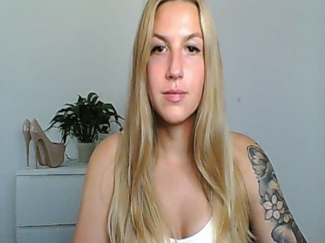 Live sex webcam photo for WILDemilly #274544147