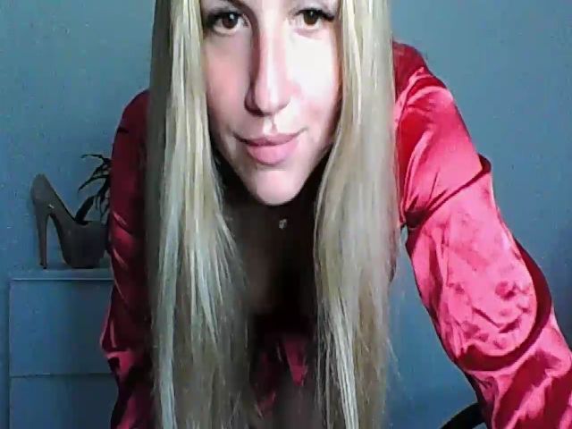 Live sex webcam photo for WILDemilly #274623570