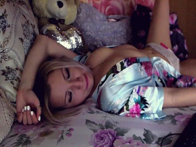 Live sex webcam photo for WWGIRL_ #271971401