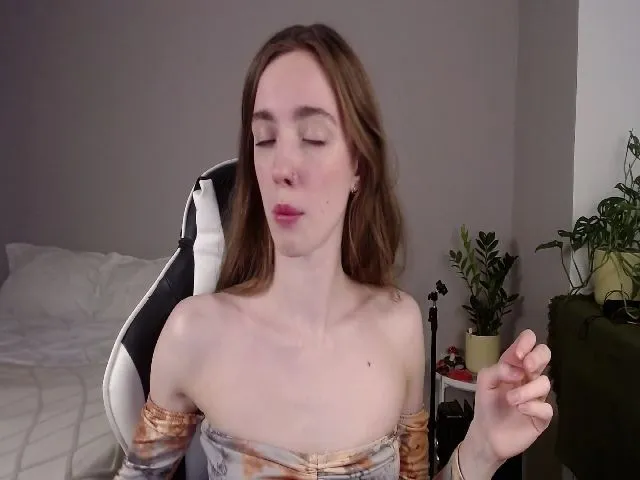 Live sex webcam photo for Weeissy #287891705