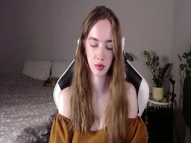 Live sex webcam photo for Weeissy #287891723