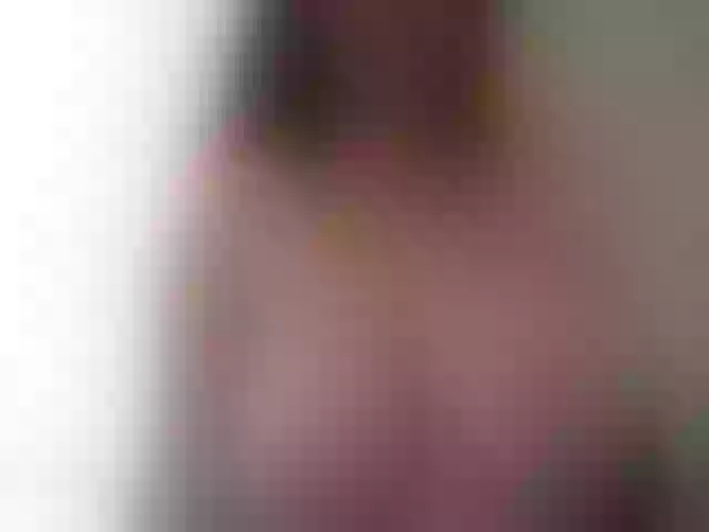Live sex webcam photo for WetBunny23 #272084413
