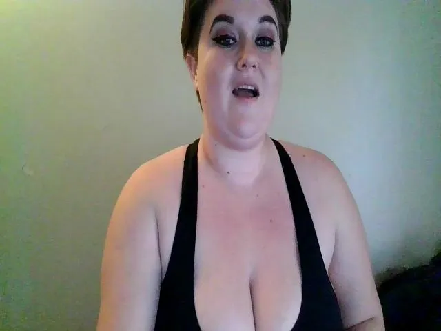 Live sex webcam photo for WetBunny23 #272377641