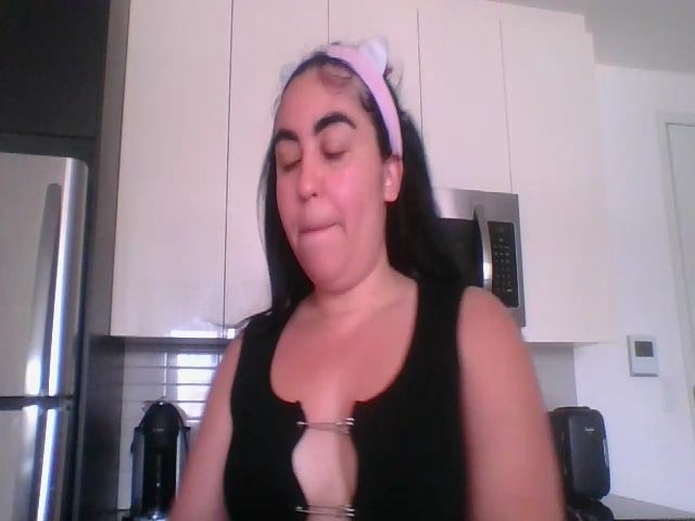 Live sex webcam photo for WetFlowerr4U #274126954