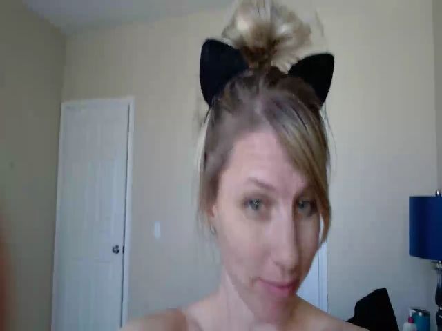 Live sex webcam photo for Wettink3 #272991979