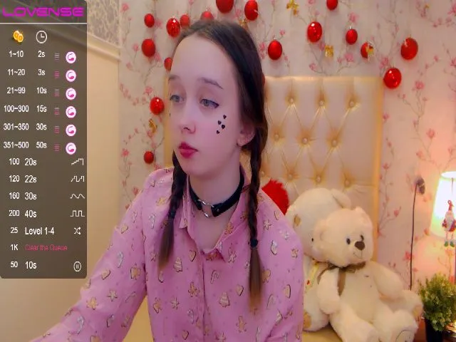 Live sex webcam photo for WhitneyNeal #271904819