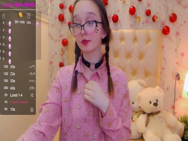 Live sex webcam photo for WhitneyNeal #271906035