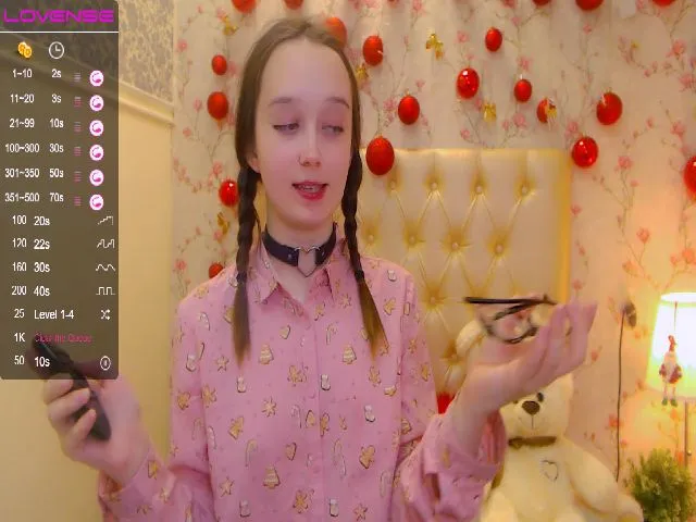 Live sex webcam photo for WhitneyNeal #271917098