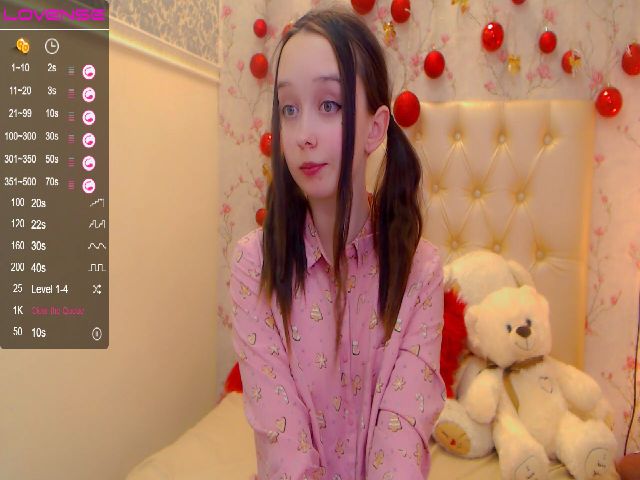 Live sex webcam photo for WhitneyNeal #271929392