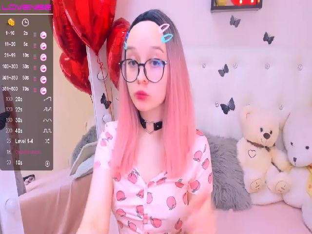 Live sex webcam photo for WhitneyNeal #272521874