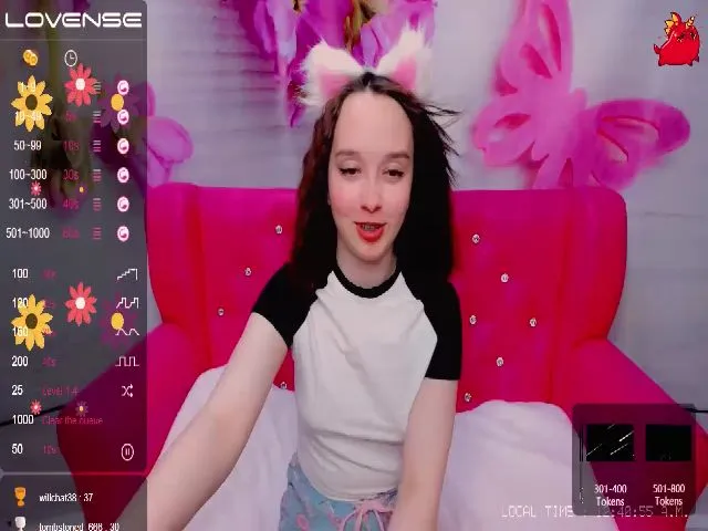 Live sex webcam photo for WhitneyNeal #273279263