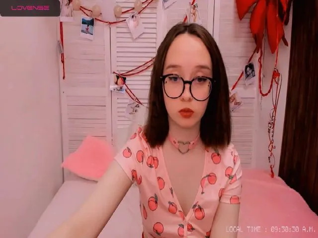 Live sex webcam photo for WhitneyNeal #273334462